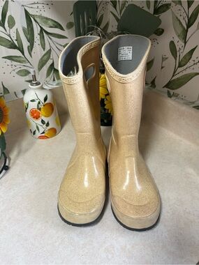 Bogs Sparkle Tan Beige Pull-On Rain Boots 3 Youth
